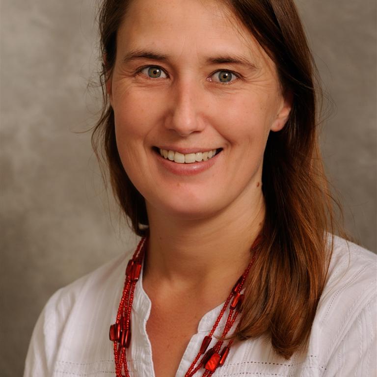 Dr Jocelyn Kernot