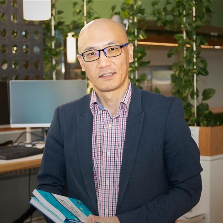 Associate Professor Michael Mu