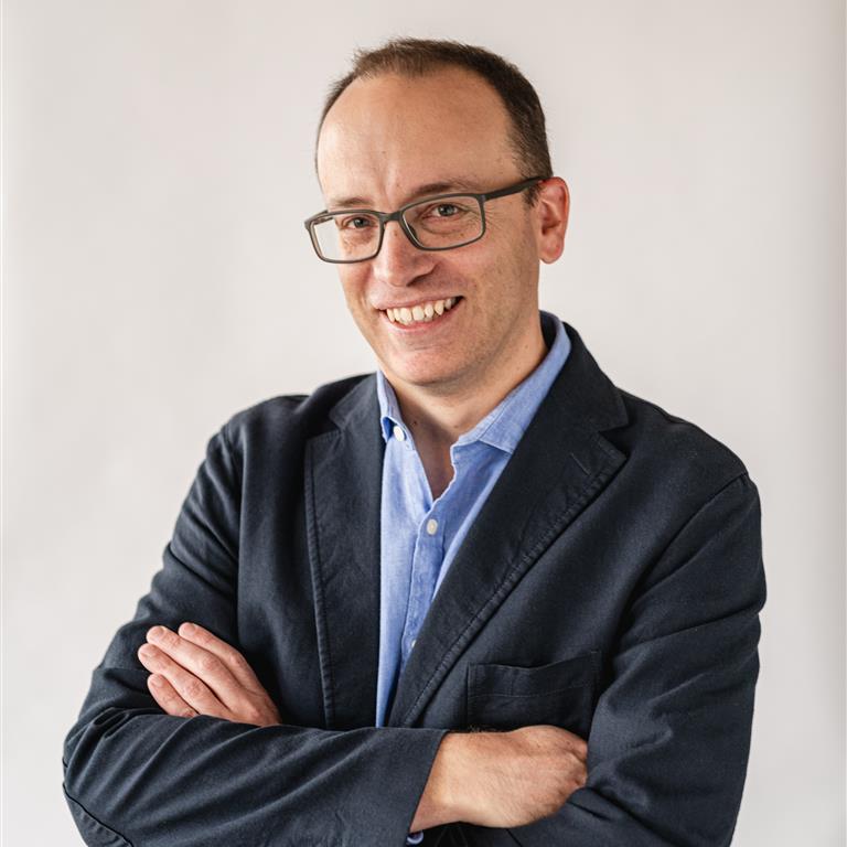 Prof Tobias Loetscher
